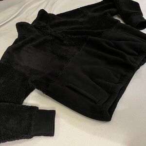 Black fuzzy cropped active wear sweater